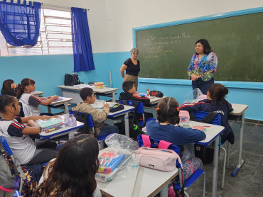 Foto 89: Volta às Aulas em Quatá: Alunos recebem Kit Escolar e Mimo especial