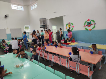 Foto 28: Volta às Aulas em Quatá: Alunos recebem Kit Escolar e Mimo especial