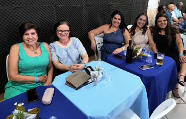 Foto 21: Funcionários Municipais de Quatá são homenageados com festa