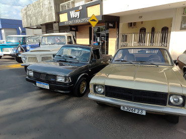 Foto 78: 3º Encontro de Carros Antigos e Motociclistas reúne centenas de expositores em Quatá