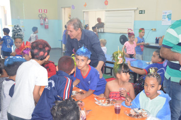 Foto 175: Churrasco marca as comemorações alusivas ao Dia das Crianças