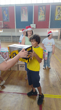 Foto 19: Especial de Natal: entrega de brinquedos