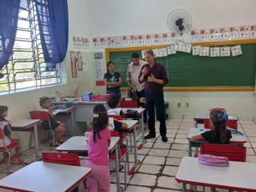 Foto 157: Volta às Aulas em Quatá: Alunos recebem Kit Escolar e Mimo especial