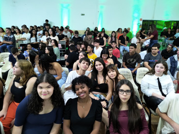 Foto 44: Moda e consciência ambiental é destaque em desfile da Etec