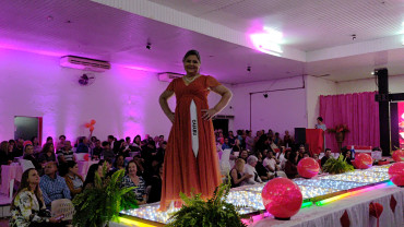 Foto 132: Candidata de Quatá vence Concurso Miss Terceira Idade Regional 2025