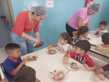 Foto 49: Churrasco marca as comemorações alusivas ao Dia das Crianças