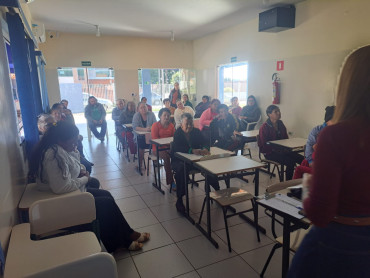Foto 13: CRAS promove palestra sobre Educação Financeira em parceria com o PROCON