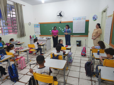 Foto 37: Volta às Aulas em Quatá: Alunos recebem Kit Escolar e Mimo especial
