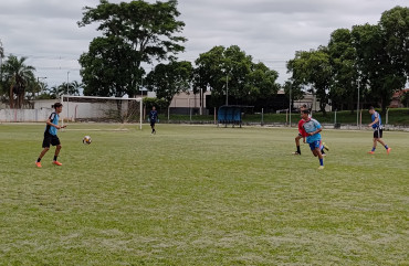 Foto 35: Avaliação do Sfera Futebol Clube reúne atletas de Quatá