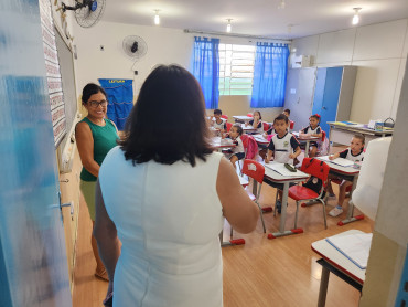 Foto 168: Volta às Aulas em Quatá: Alunos recebem Kit Escolar e Mimo especial