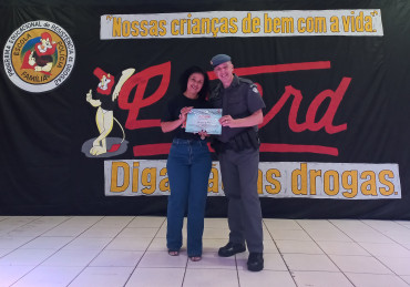 Foto 164: Alunos dos 5º anos de Escolas Municipais recebem certificado do Proerd