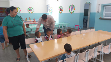 Foto 127: Volta às Aulas em Quatá: Alunos recebem Kit Escolar e Mimo especial