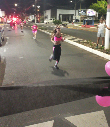 Foto 6: Caminhada e Passeio Ciclístico em prol do Outubro Rosa