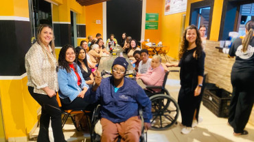 Foto 7: Residência Terapêutica comemora com os aniversariantes do mês de Outubro