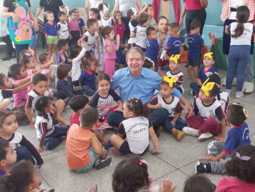 Foto 100: Entrega de Ovos de Páscoa 2025