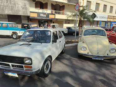 Foto 80: 3º Encontro de Carros Antigos e Motociclistas reúne centenas de expositores em Quatá