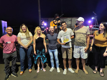 Foto 56: Quatá realiza 1º Concurso: quem Come Mais Pizza e Concurso Arte na Caixa