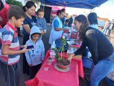 Foto 42: Festa do Trabalhador reúne centenas de pessoas