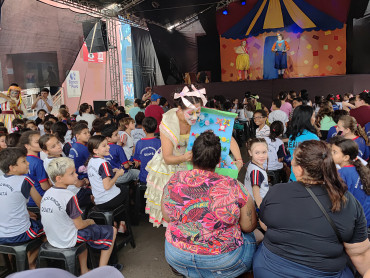 Foto 155: Quatá recebe Palco Móvel Emcena Brasil Edição Certame