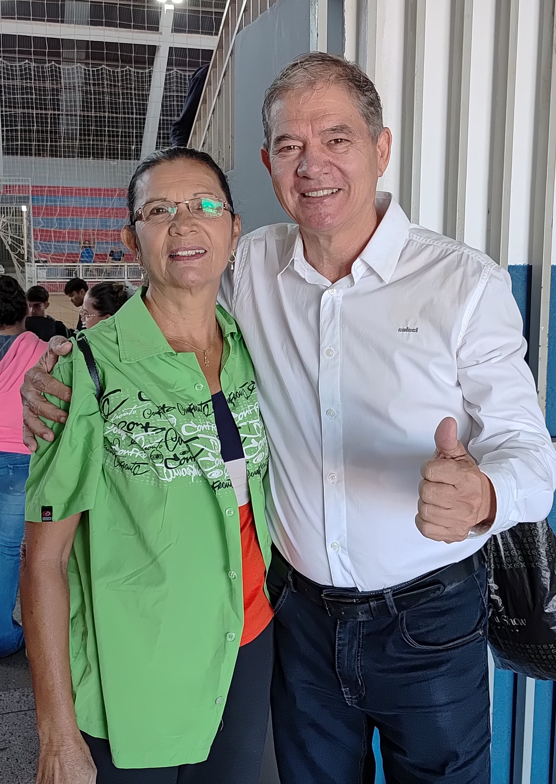 Foto 85: Festa do Trabalhador reúne centenas de pessoas