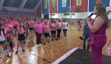 Foto 39: Aulão de Zumba e Ritmos: em especial ao Outubro Rosa!