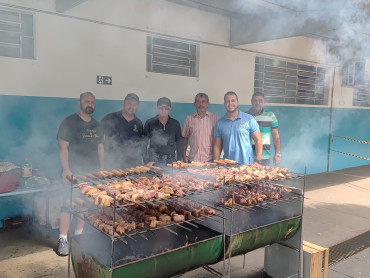Foto 12: Churrasco marca as comemorações alusivas ao Dia das Crianças