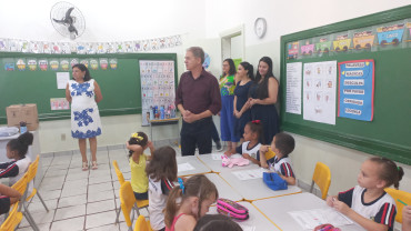 Foto 147: Volta às Aulas em Quatá: Alunos recebem Kit Escolar e Mimo especial