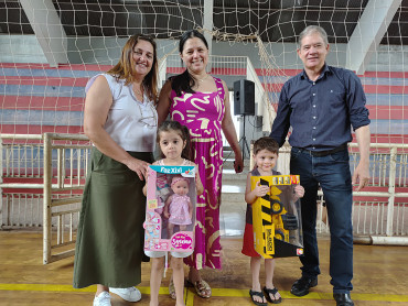 Foto 130: Especial de Natal: entrega de brinquedos