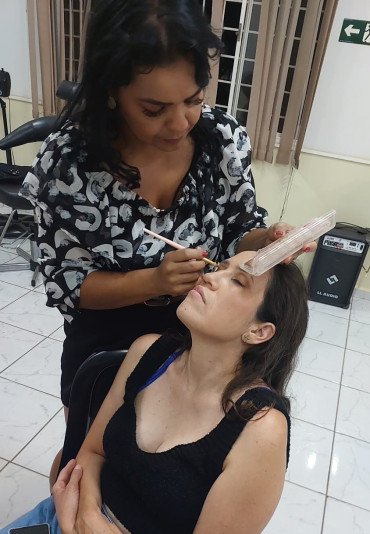 Foto 33: Curso de Automaquiagem