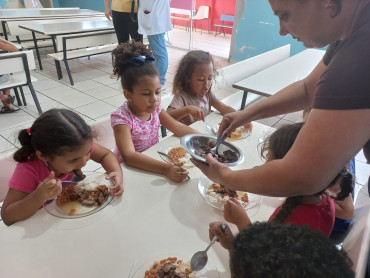 Foto 38: Churrasco marca as comemorações alusivas ao Dia das Crianças