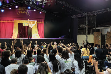Foto 73: Quatá recebe Palco Móvel Emcena Brasil Edição Certame