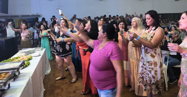 Foto 235: Funcionários Municipais de Quatá são homenageados com festa