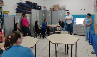 Foto 2: Professores da Rede Municipal recebem homenagem pelo Dia do Professor