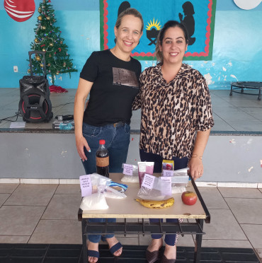 Foto 9: Alunos e usuários recebem orientações sobre prevenção e controle do diabetes 