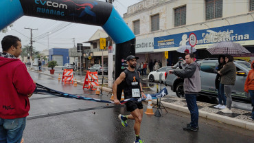 Foto 26: 5ª TVCom Running - Corrida de Pedestres em comemoração ao aniversário de Quatá