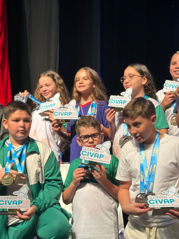 Foto 6: Quatá participa da cerimônia de Premiação das Olimpíadas do CIVAP