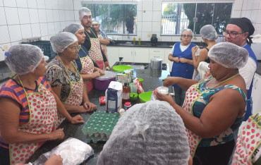 Foto 28: Delícias de Natal: Curso de Panetone e Bolachinhas Natalinas