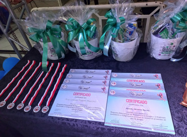 Foto 127: Alunos dos 5º anos de Escolas Municipais recebem certificado do Proerd