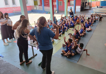 Foto 63: Alunos e usuários recebem orientações sobre prevenção e controle do diabetes 