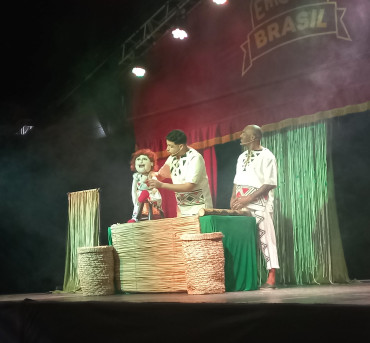 Foto 101: Quatá recebe Palco Móvel Emcena Brasil Edição Certame