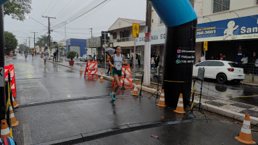 Foto 34: 5ª TVCom Running - Corrida de Pedestres em comemoração ao aniversário de Quatá