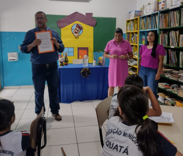 Foto 11: Escritor Vicentônio Silva visita Escolas de Quatá