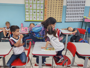 Foto 70: Volta às Aulas em Quatá: Alunos recebem Kit Escolar e Mimo especial