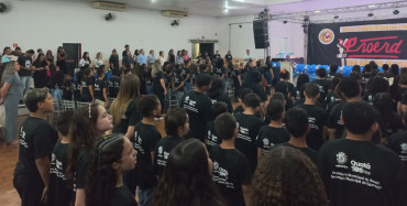 Foto 25: Alunos dos 5º anos de Escolas Municipais recebem certificado do Proerd