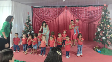 Foto 17: Apresentações de encerramento de final de ano das Creches