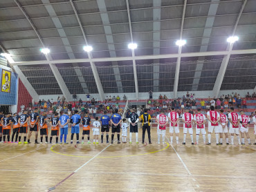 Foto 1: Villa F.C vence nos pênaltis a final do Campeonato de Férias e conquista o título de campeã da competição