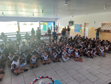 Foto 165: Volta às Aulas em Quatá: Alunos recebem Kit Escolar e Mimo especial