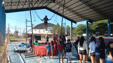 Foto 84: Festa do Trabalhador reúne centenas de pessoas