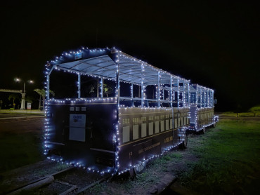 Foto 2: Trenzinho iluminado. A magia do Natal em Quatá!