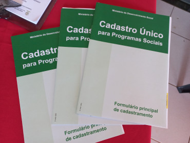 Foto 60: Fundo Social de Solidariedade e Secretaria de Promoção Social realizam Varal Solidário especial de Natal